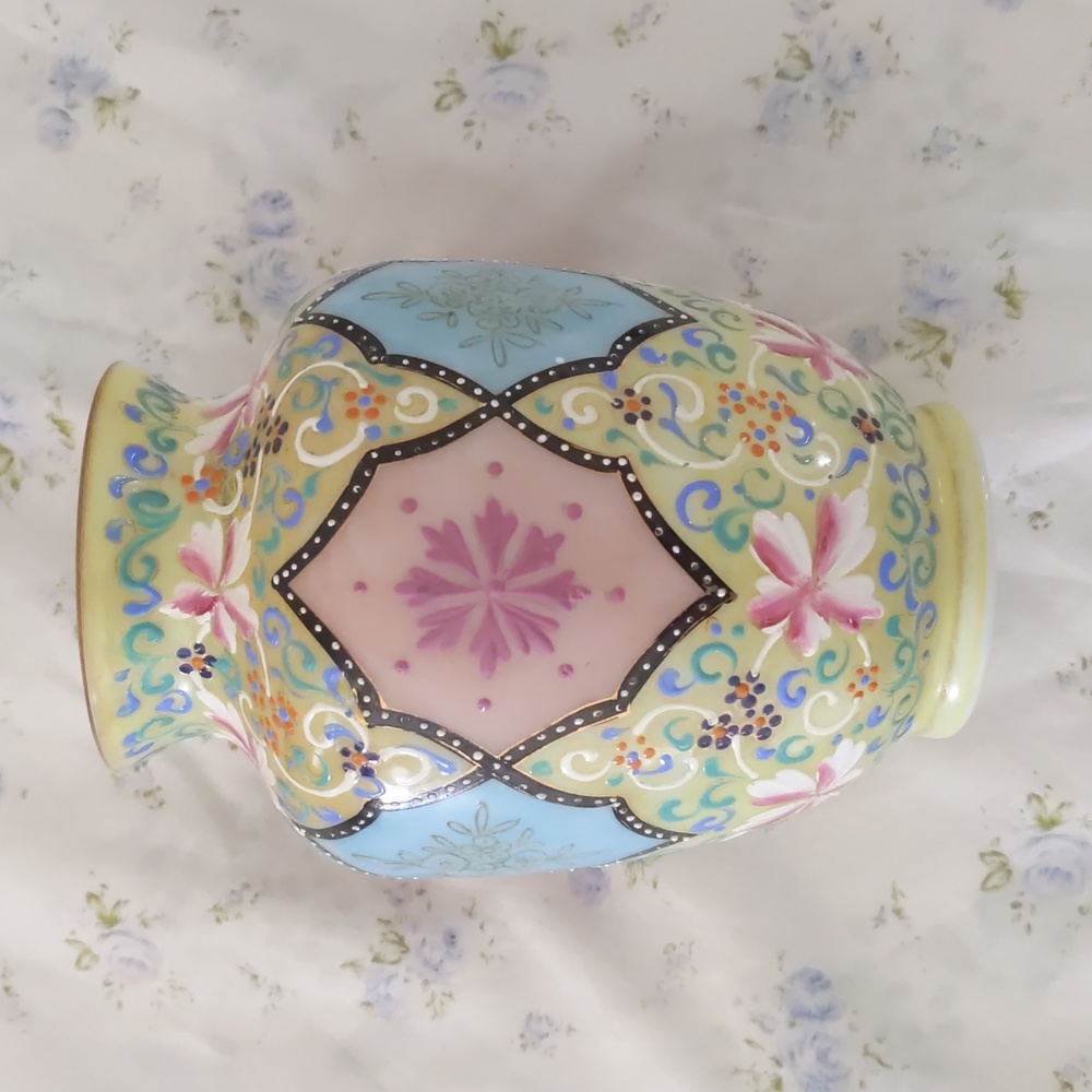 Very Pretty Vintage Vase